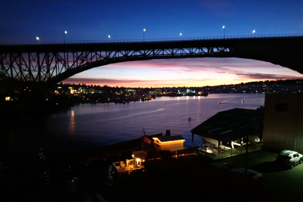 fremontBridgeSouthSunrise_DSC1268_600x400.jpg